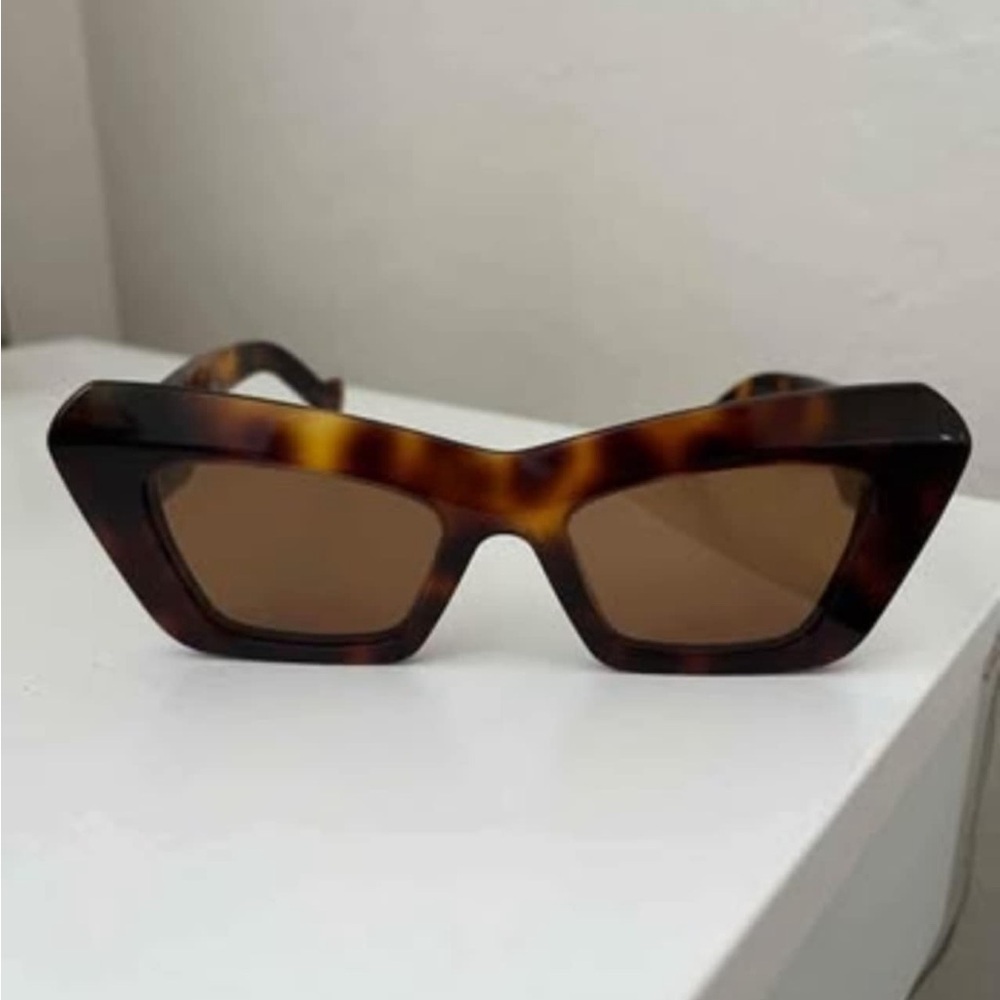 Loewe Anagram Cat-Eye Sunglasses with Tortoiseshell Pattern